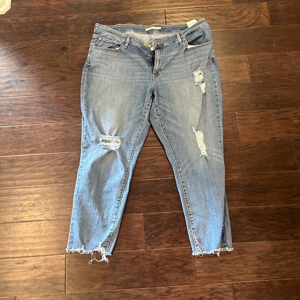 Levis
